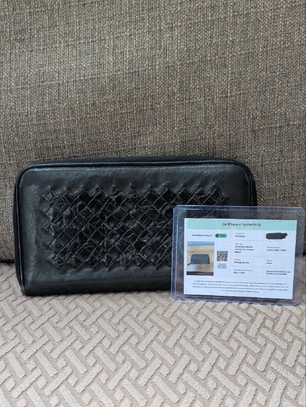 Bottega Veneta Black Intrecciato Leather Zip Wallet W COA - Picture 2 of 11